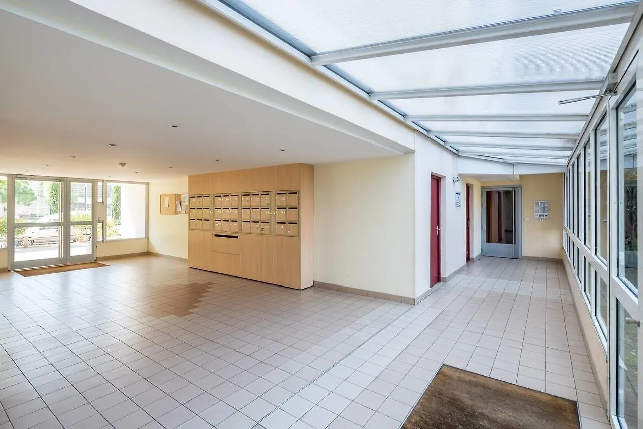 Appartement 19Sisley - Calme & Cosy - 3Ch 8P Metro Parking X2 à Lyon 0*,  France